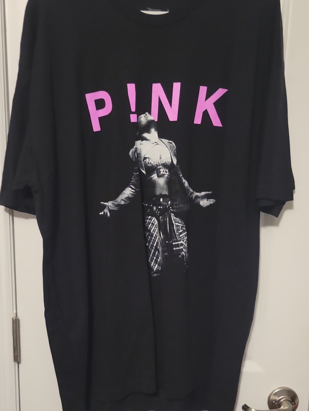 Men's/ Women's P!NK Concert Graphic Tee - Black with Hot Pink Logo